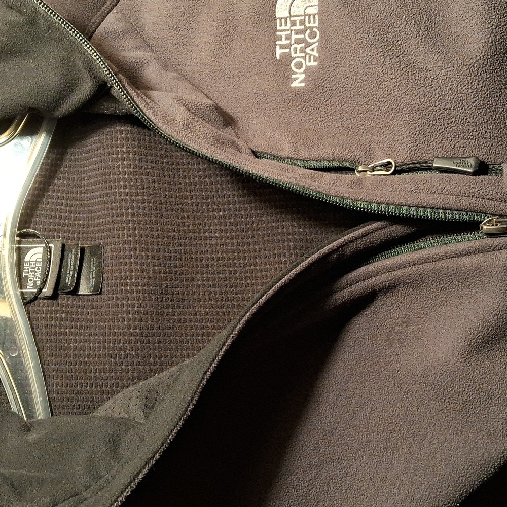The North Face Men's size medium black and gray full zip jacket - Picture 7 of 7